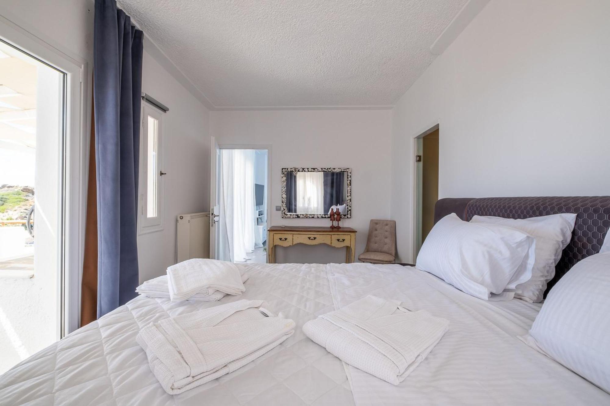 3 Paros All Season Villas Екстер'єр фото